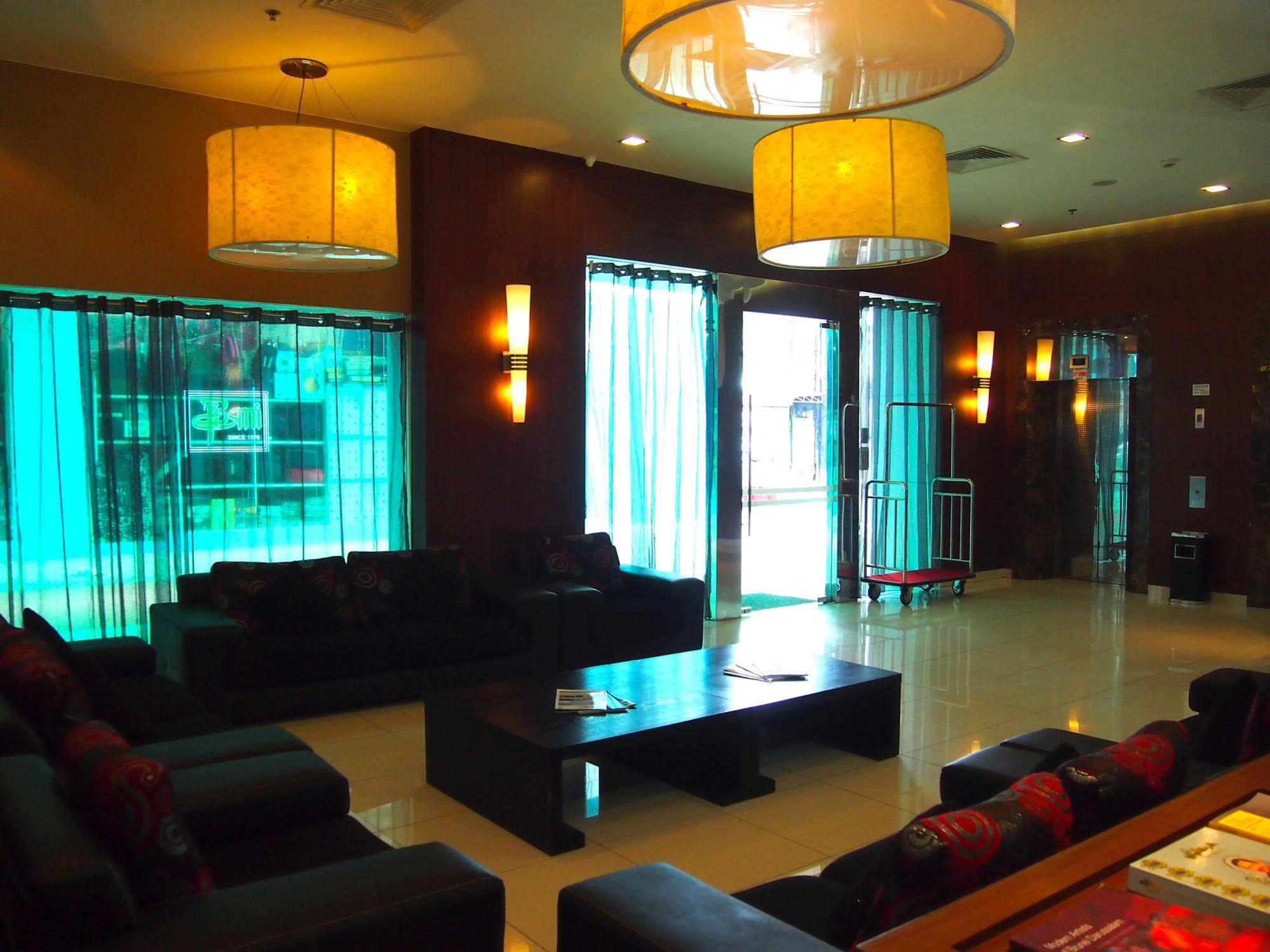 เดอะ สวิส โฮเต็ล อพาร์ตเมนต์ Hotel Kuala Belait ภายนอก รูปภาพ